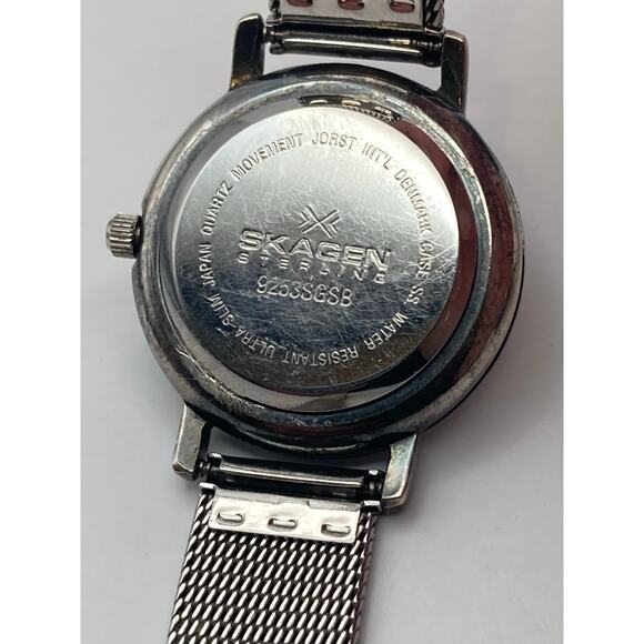 Skagen Sterling Slim Womens Watch 26mm with New Battery - Adjustable Mesh Band - Picture 6 of 10